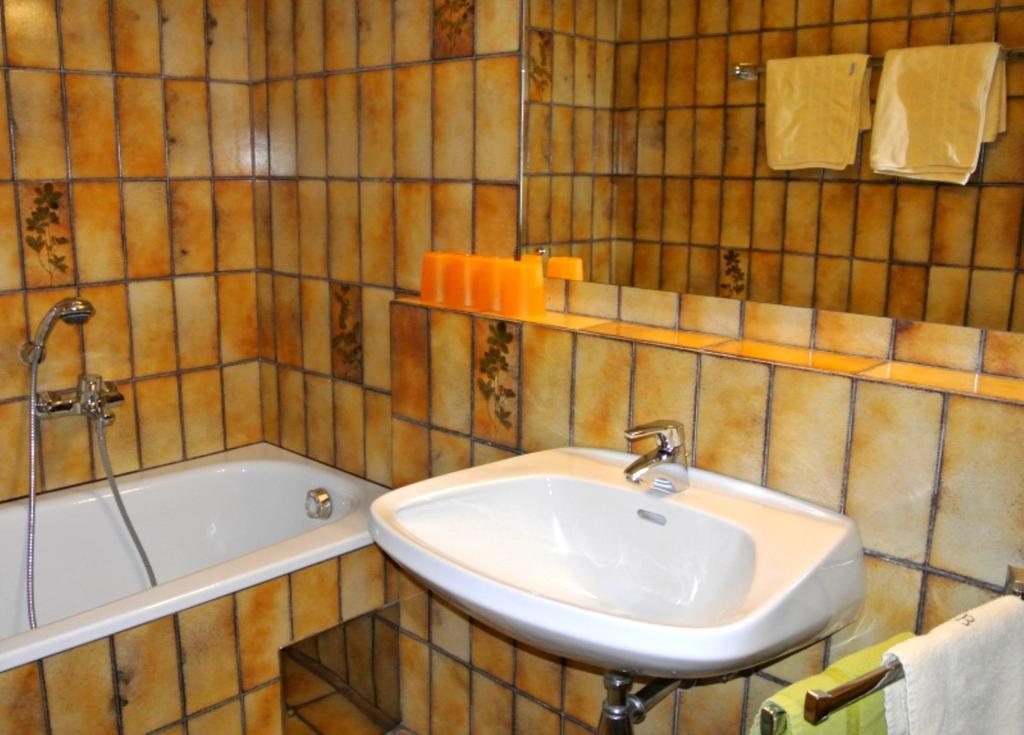 Hotel Baumgartnerhof Finkenstein am Faaker See Extérieur photo